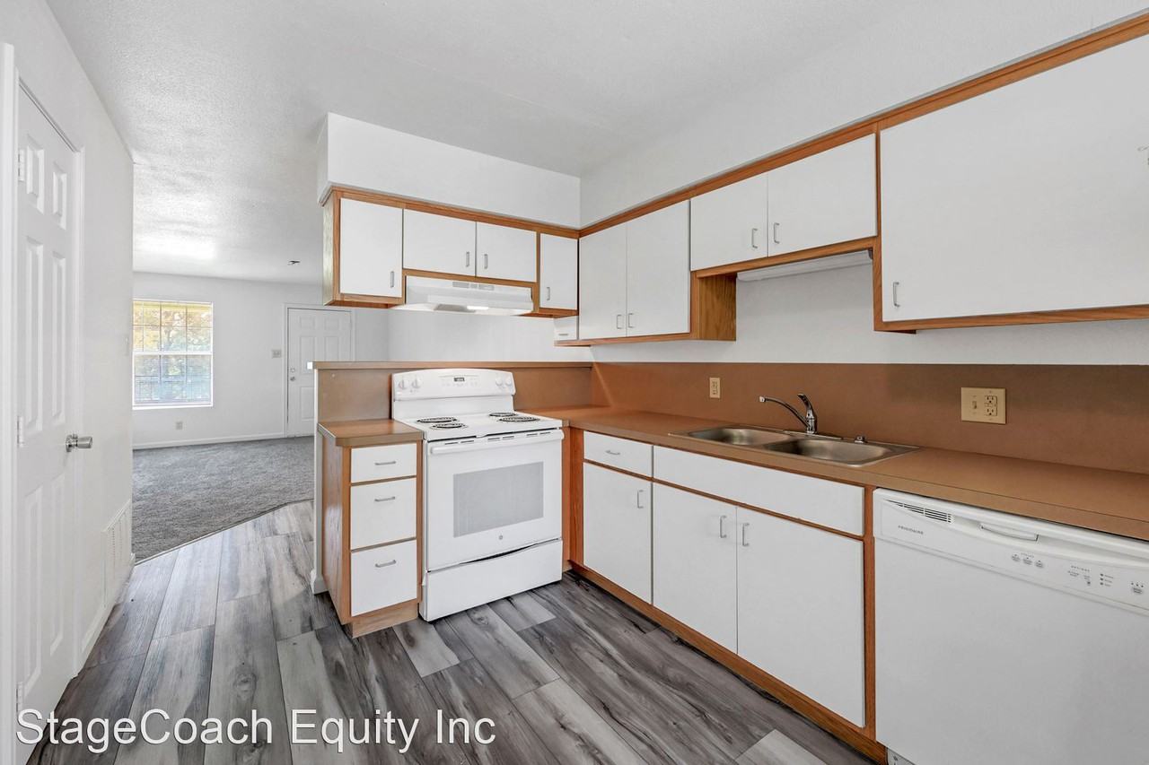 100 Lamar St - Photo 2 of 12