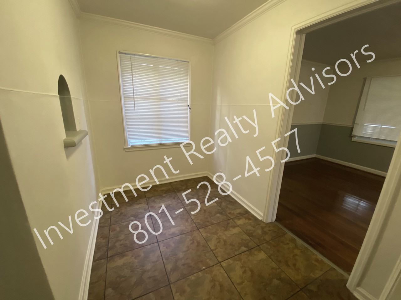 225 N Spencer Ct - Photo 5 of 13