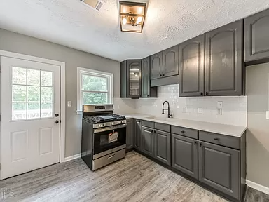 697 Tom Read Dr - Photo 2 of 6