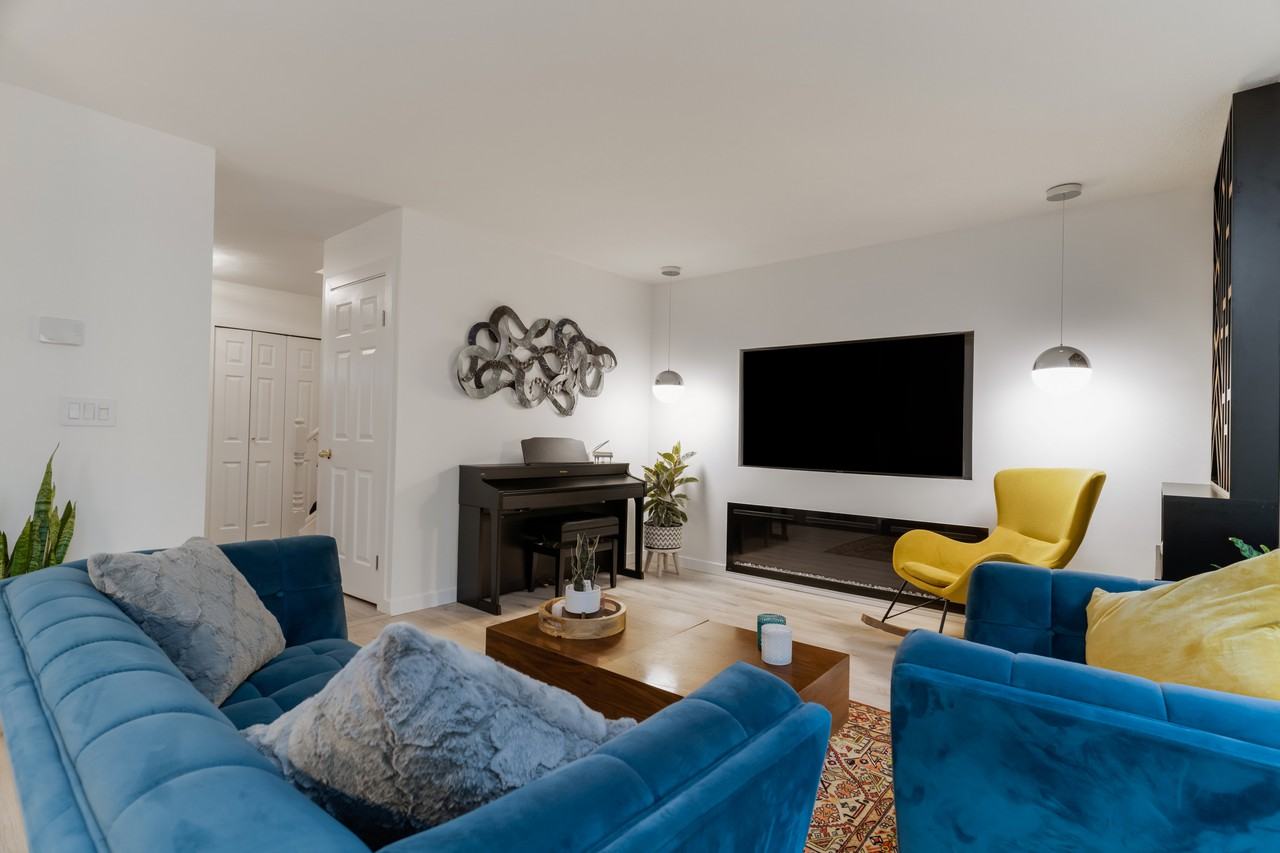 237 16th Street West - Photo 3 of 29