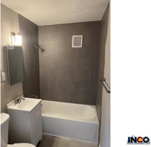 1515 S Quieto Ct - Photo 2 of 8