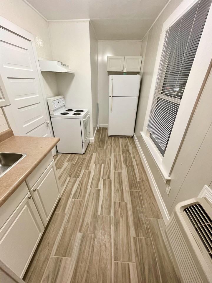 230 S Buchanan St #D - Photo 5 of 6