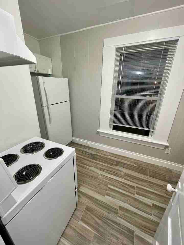 230 S Buchanan St #D - Photo 2 of 6