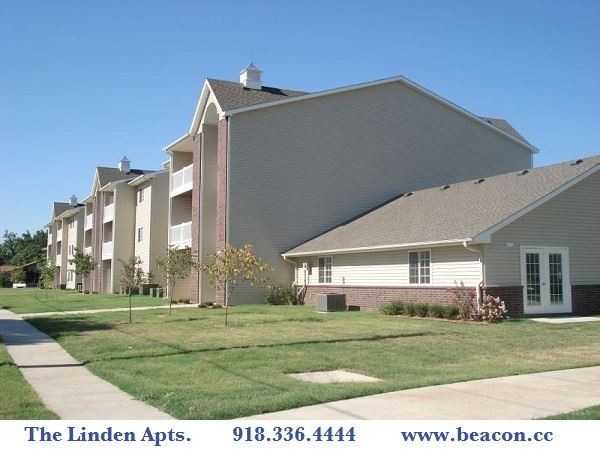 812 E 8th Street - Photo 3 of 25