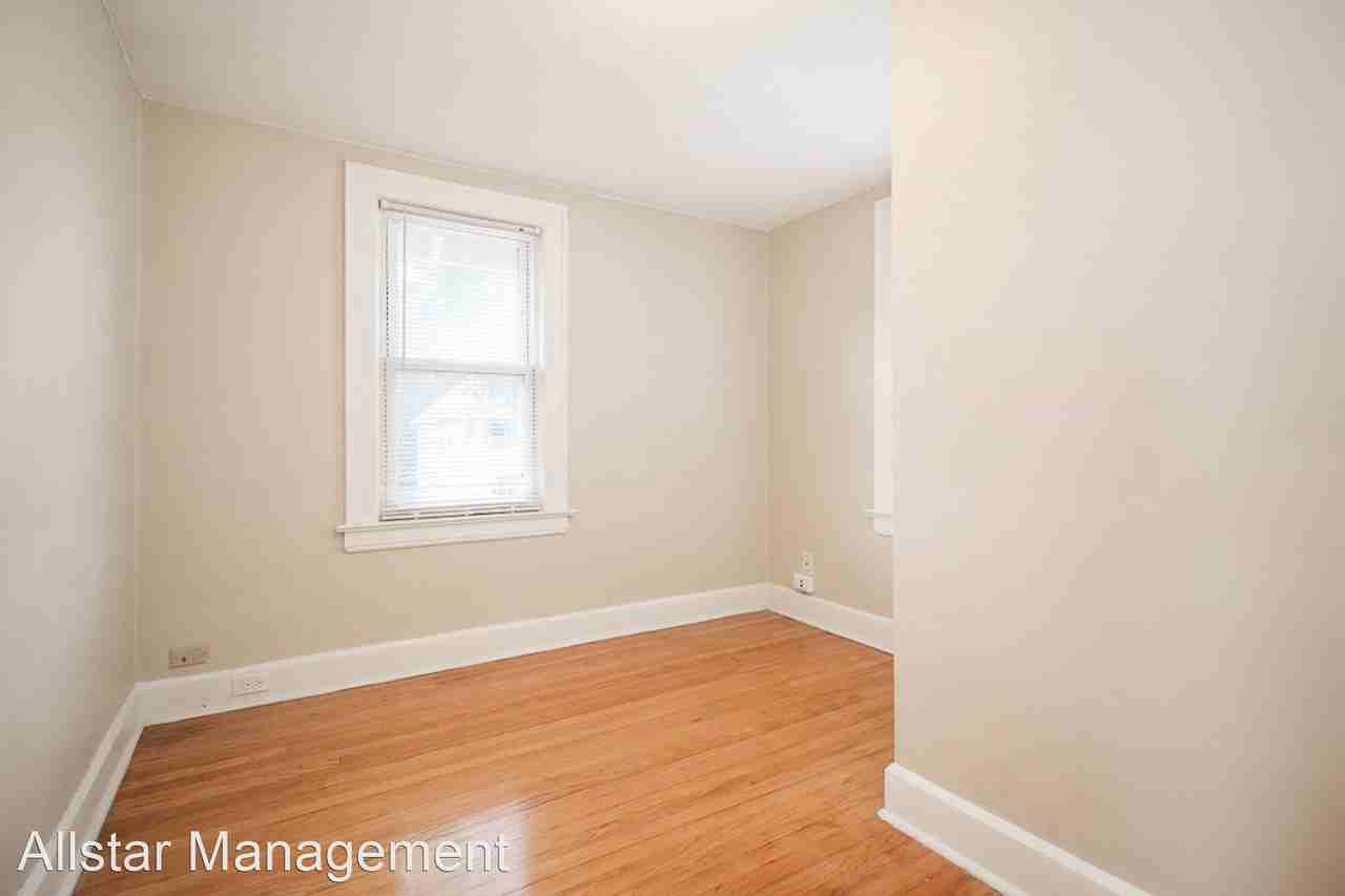14210 Athens Ave - Photo 3 of 33