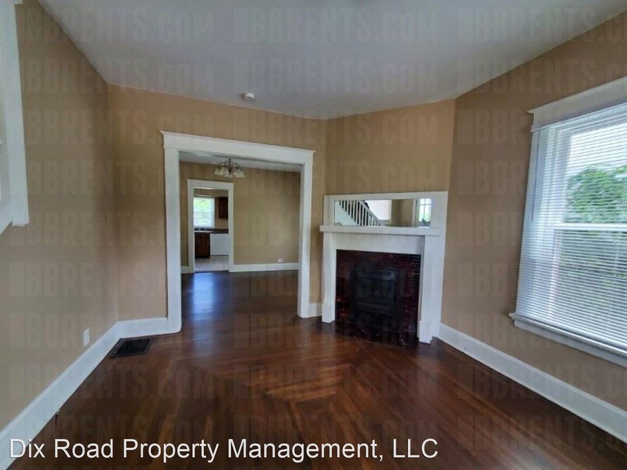 307 Crawford St - Photo 2 of 11