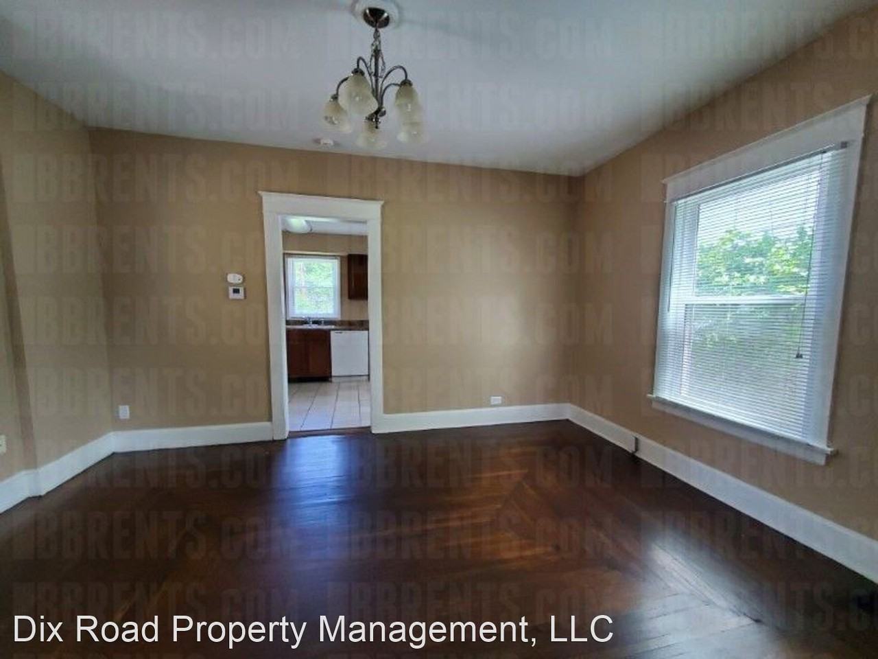 307 Crawford St - Photo 3 of 11
