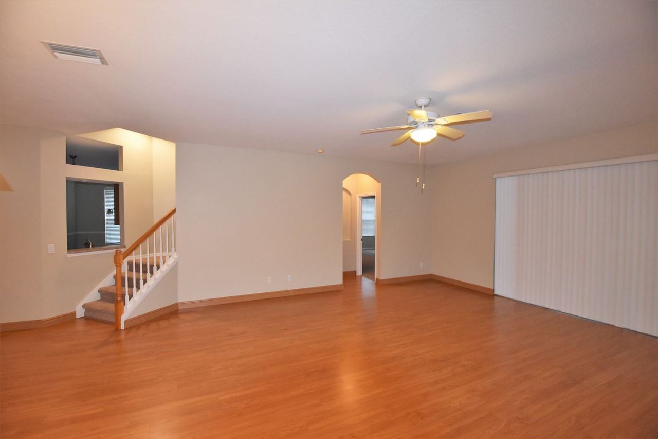 2954 Hickory Grove Dr - Photo 2 of 20