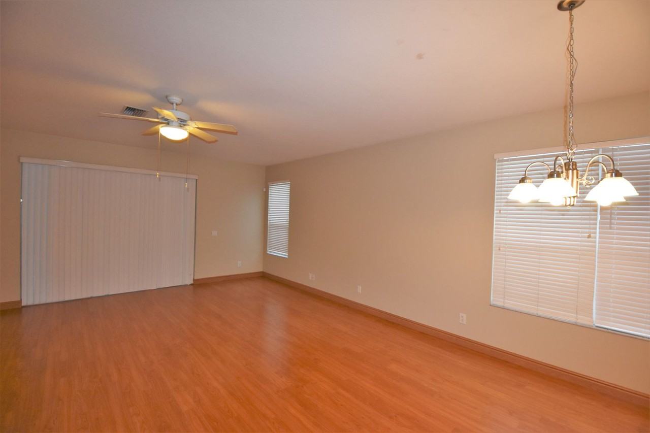 2954 Hickory Grove Dr - Photo 3 of 20