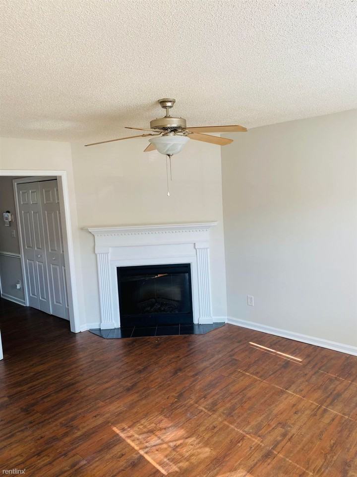 Vineyard Townhomes - Photo 2 of 9