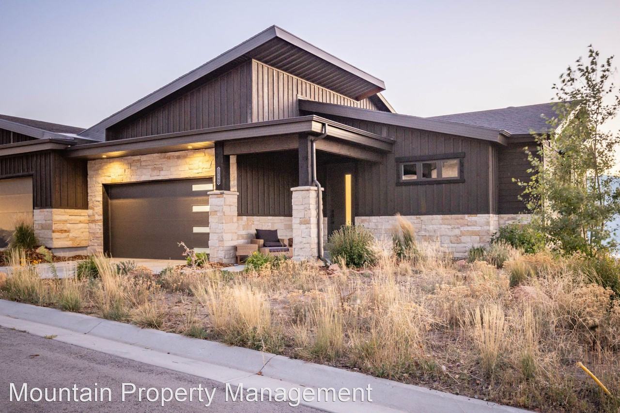 11377 N Shoreline Ct - Photo 2 of 34