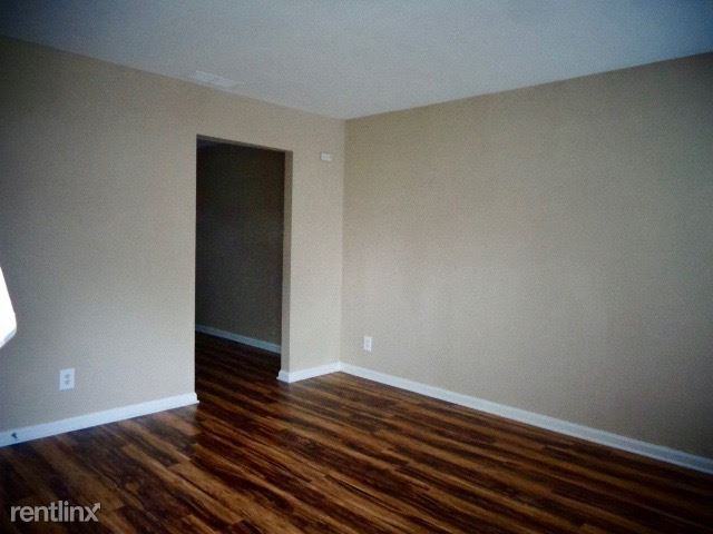 424 Homestead Dr #C - Photo 2 of 8