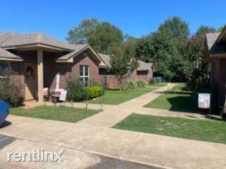 105 Oakley Dr - Photo 2 of 9