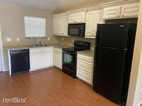 105 Oakley Dr - Photo 3 of 9