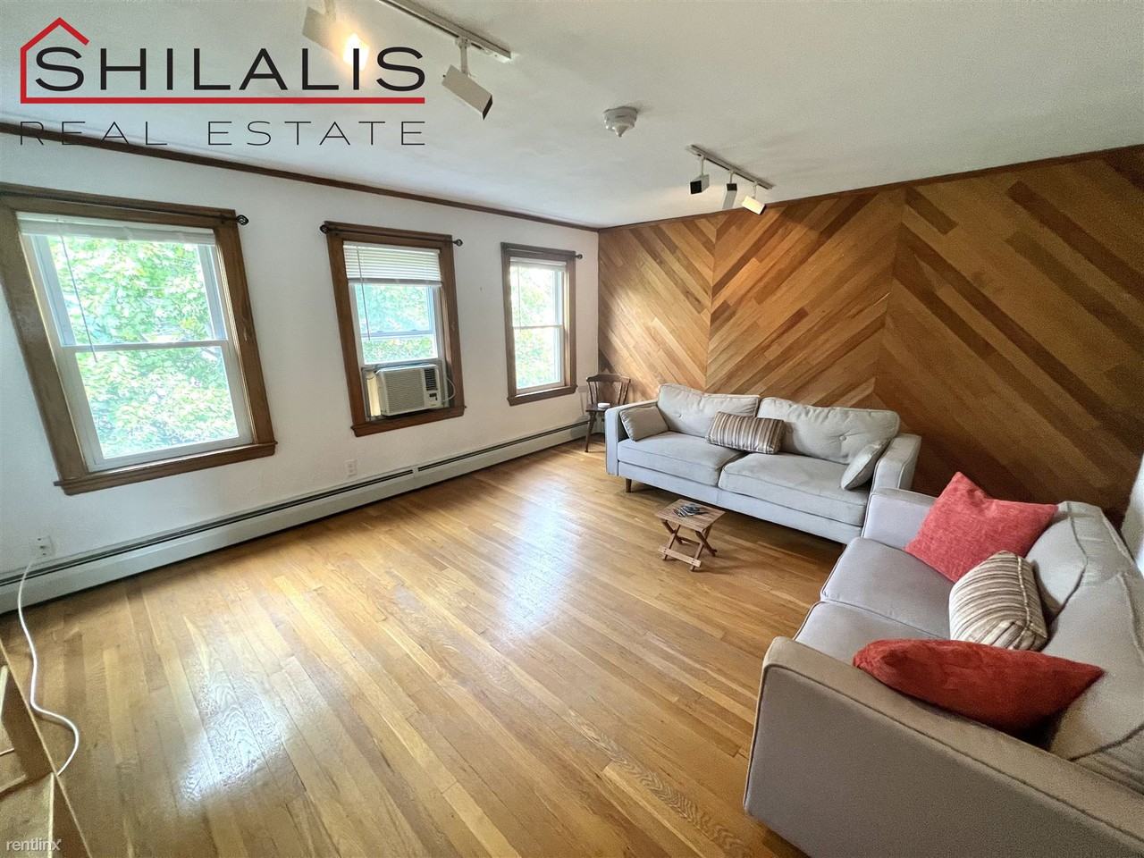 206 School St Fl 3 - Photo 2 of 15