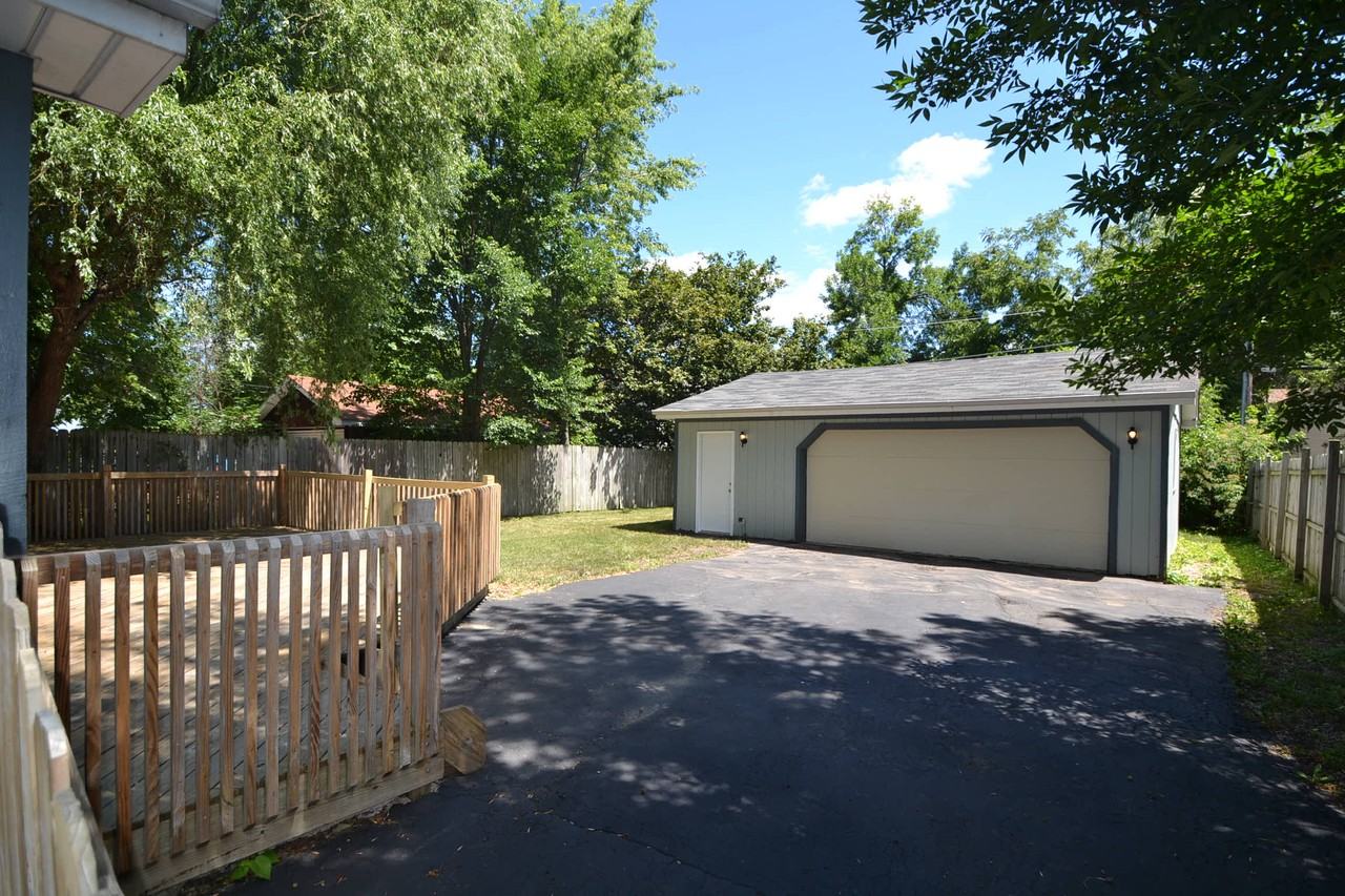 165 Ridgewood Ave - Photo 2 of 7