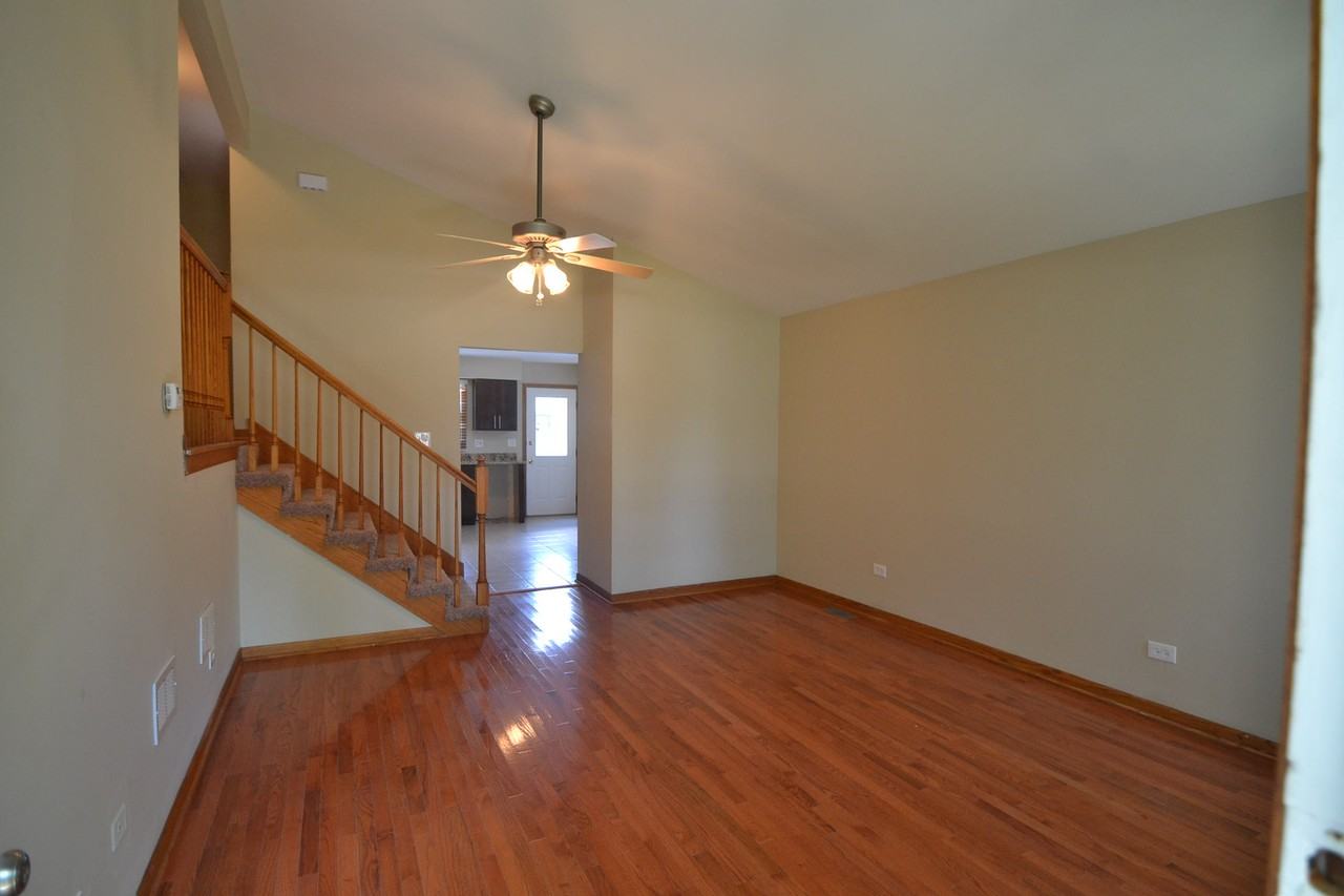 165 Ridgewood Ave - Photo 3 of 7