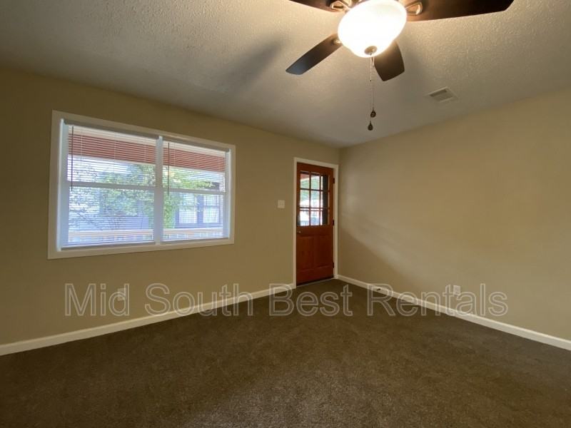 2108 S Pine St - Photo 2 of 8