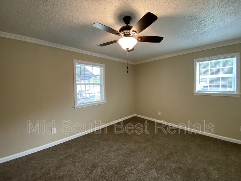 2108 S Pine St - Photo 4 of 8