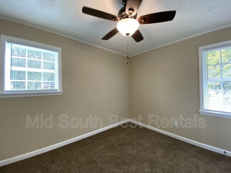 2108 S Pine St - Photo 5 of 8