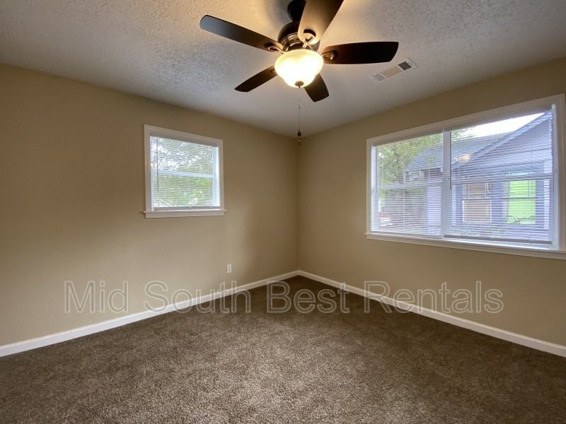 2108 S Pine St - Photo 6 of 8