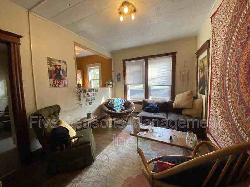 8 Greene St - Photo 3 of 20