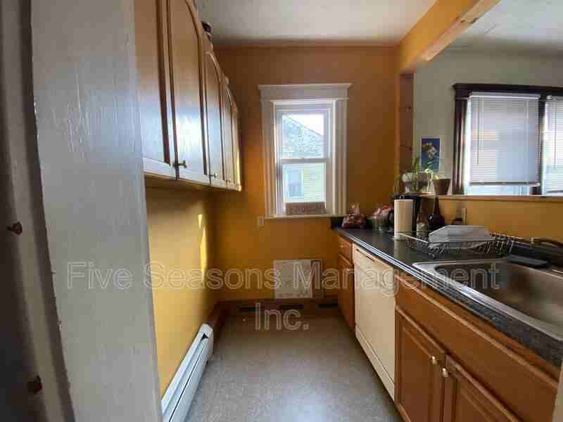 8 Greene St - Photo 7 of 20