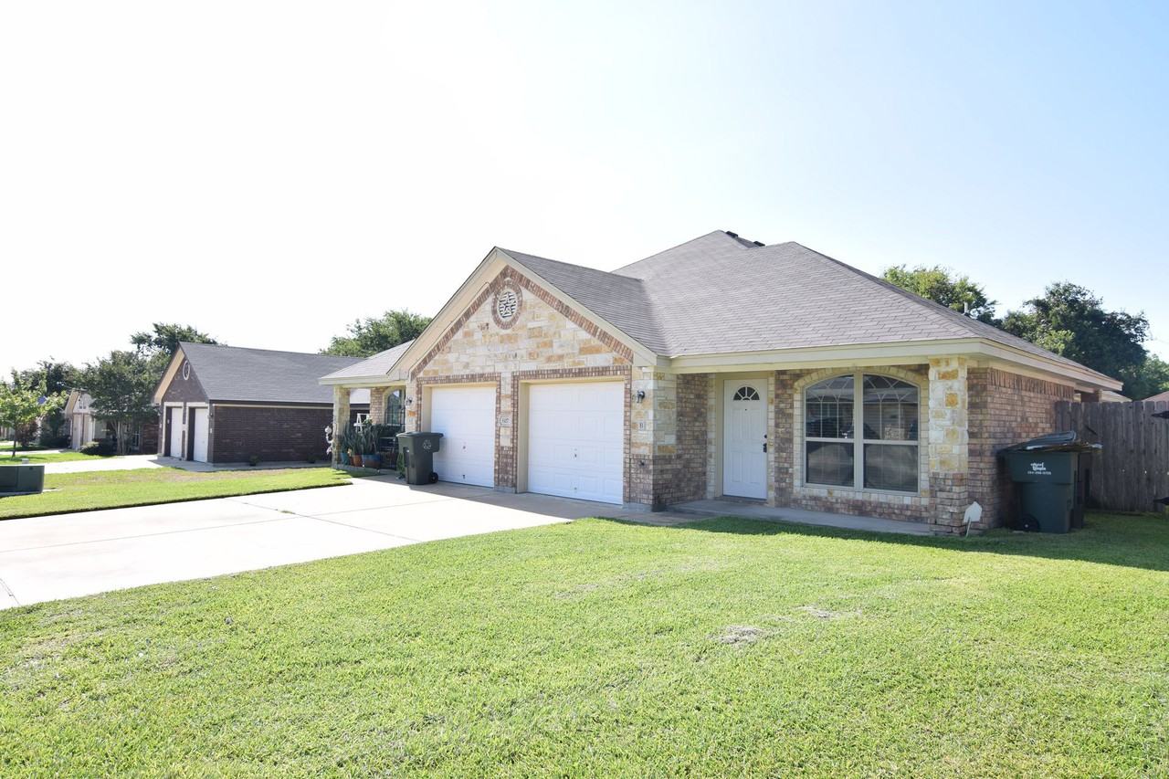 627 Paseo Del Plata - Photo 3 of 19