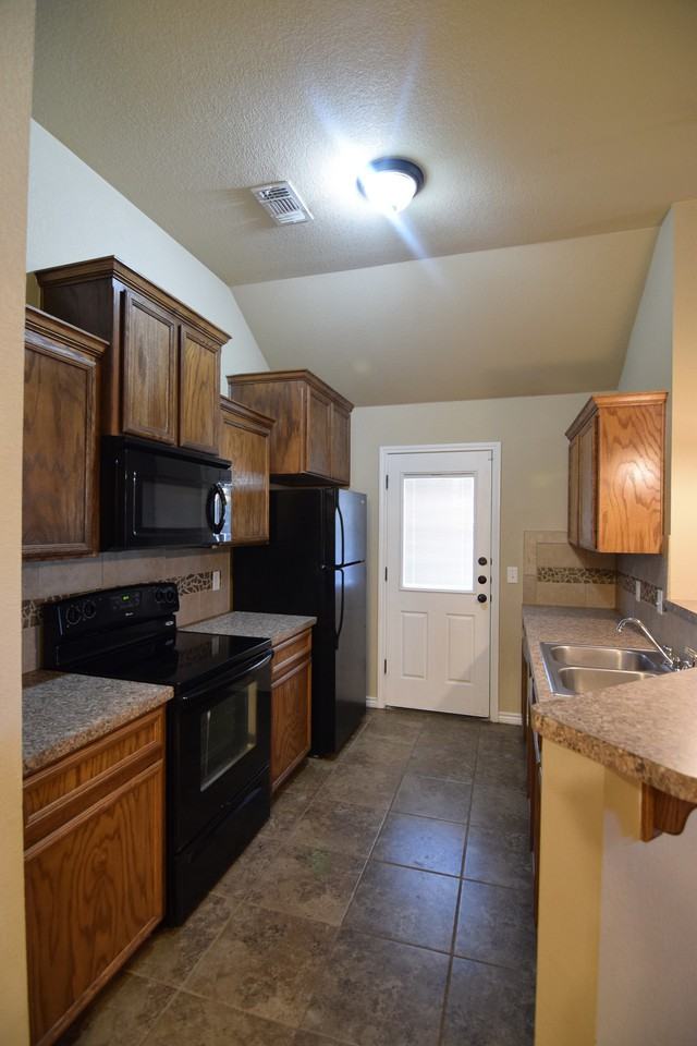 627 Paseo Del Plata - Photo 4 of 19