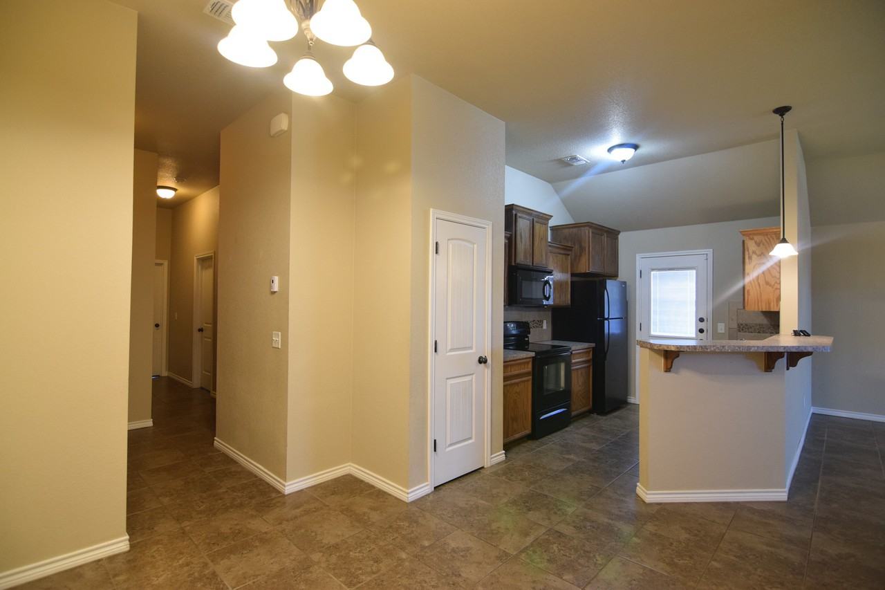 627 Paseo Del Plata - Photo 5 of 19