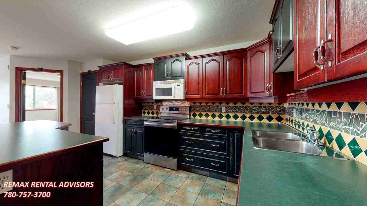 10421 42 Ave Nw - Photo 2 of 25