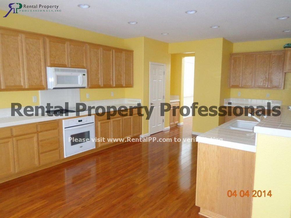 1157 Jewelflower St - Photo 3 of 7