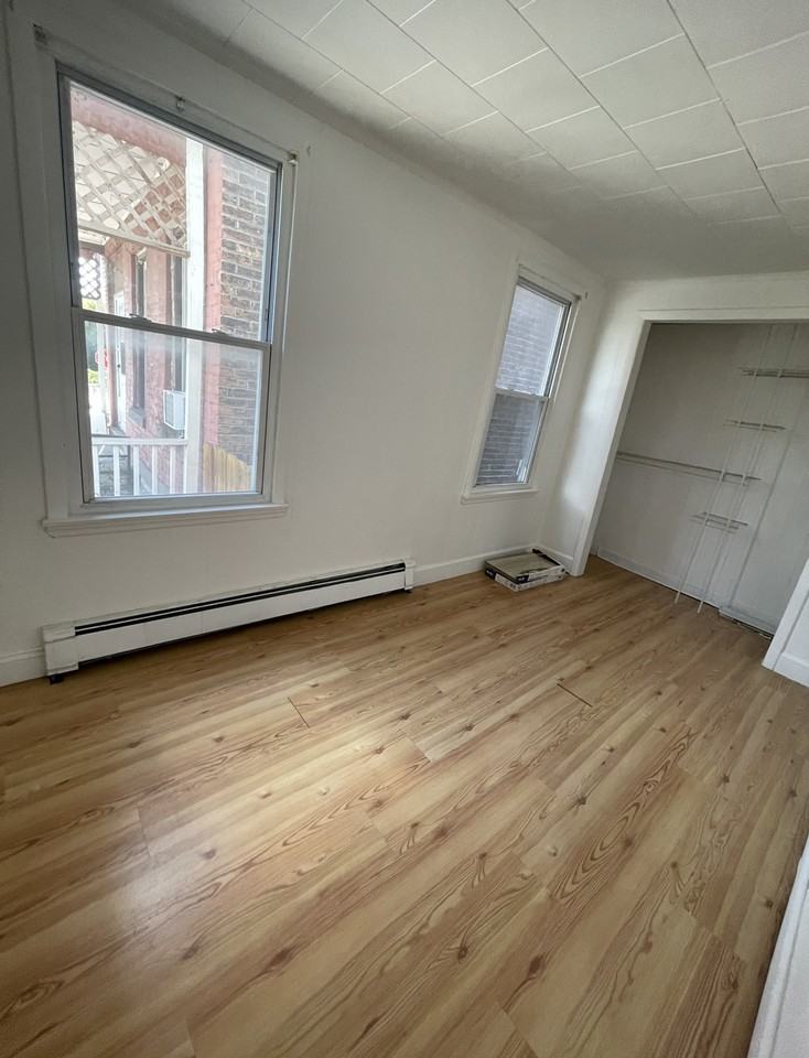 200 Mohawk Street - Photo 2 of 6