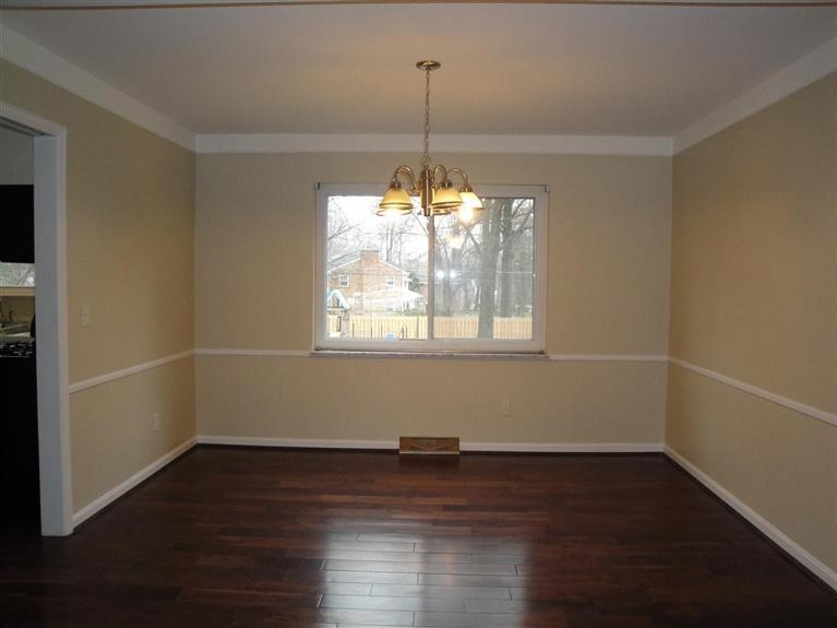 7485 Fourwinds Dr - Photo 3 of 15