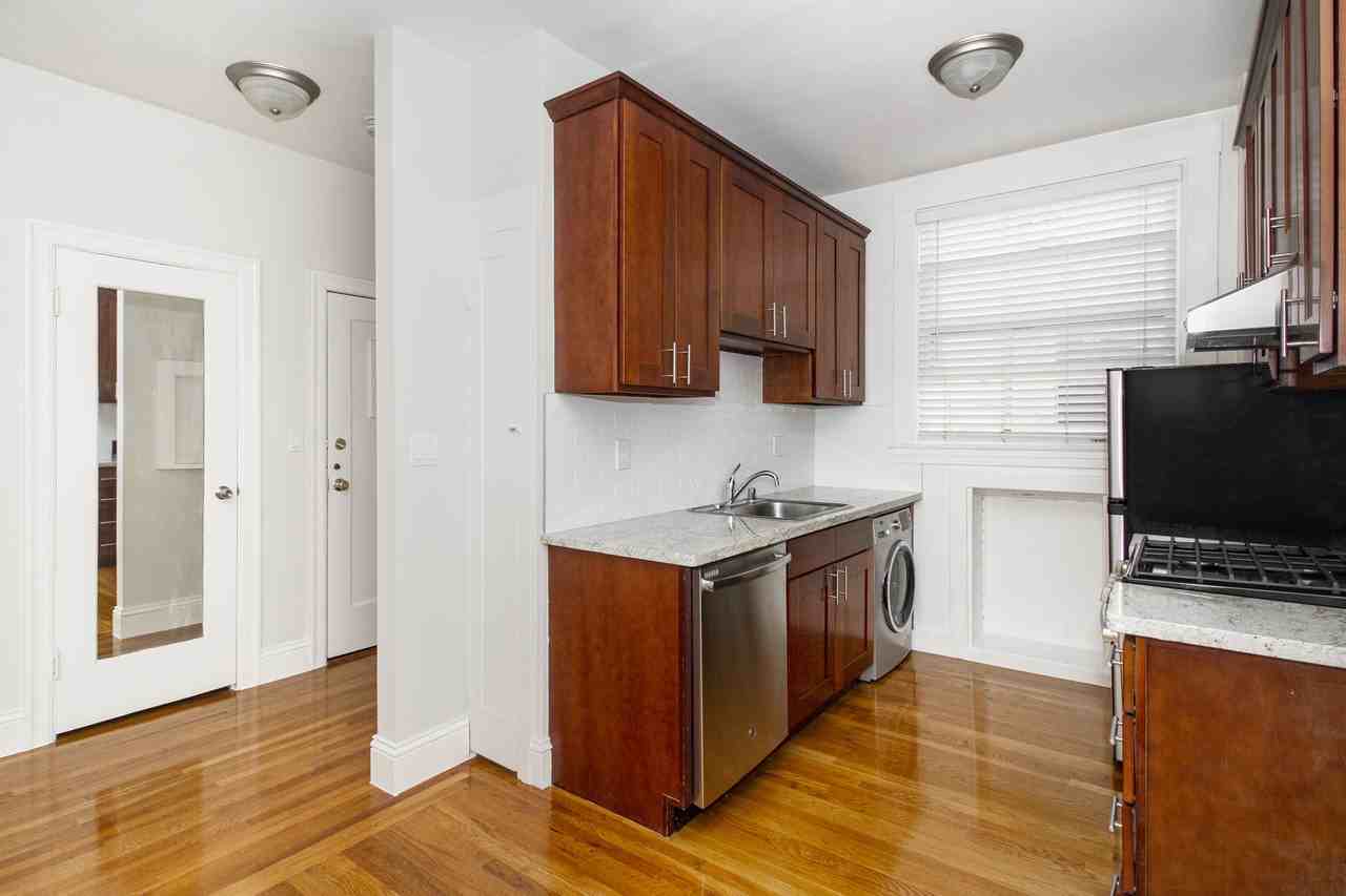 470 14th Street - Photo 2 of 23