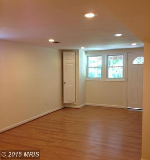 128 Greenmeadow Dr - Photo 3 of 11