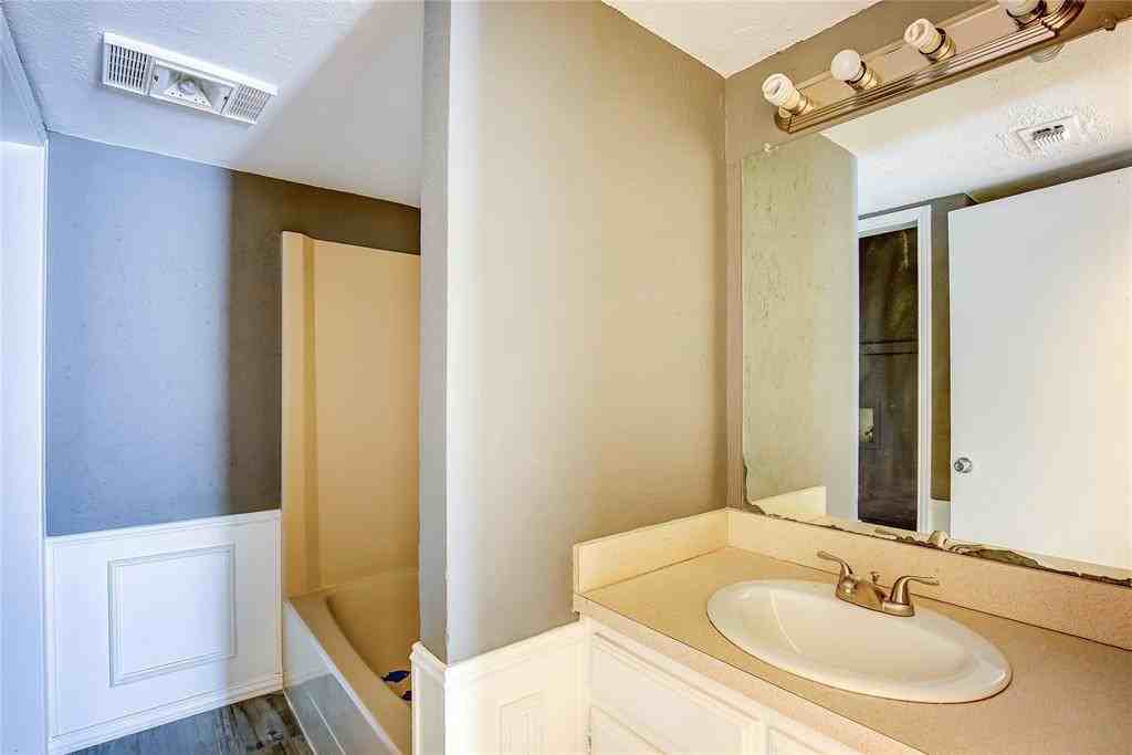 1007 N Clay St #2 - Photo 5 of 21