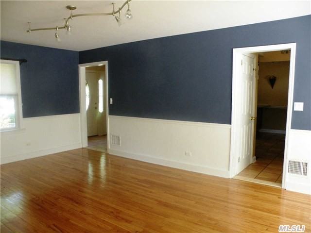 7 Central Dr - Photo 3 of 18