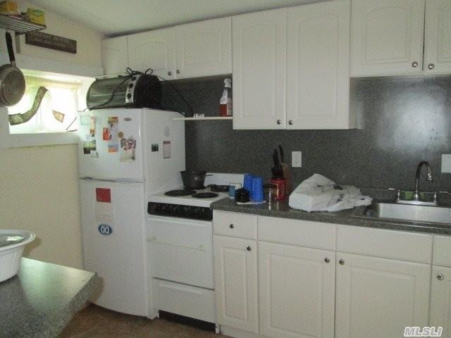1012 W Jericho Turnpike - Photo 2 of 7