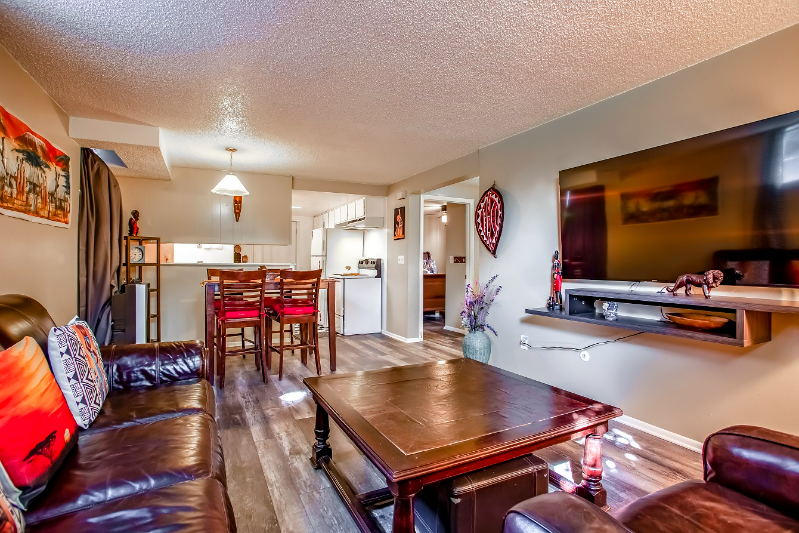 17 Yosemite St #B - Photo 4 of 10