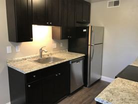 1701 Algodones St Ne #C - Photo 1 of 1