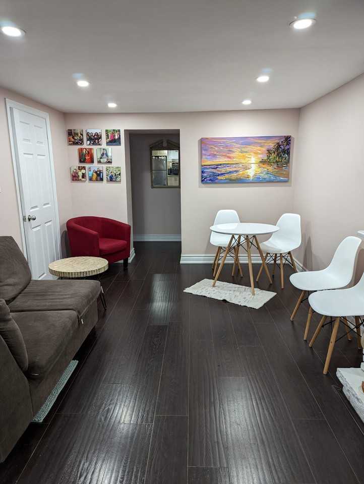 18 Jackmuir Crescent - Photo 3 of 9