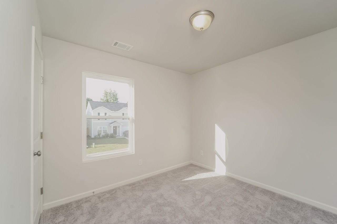 639 Farmstead Trl - Photo 4 of 14