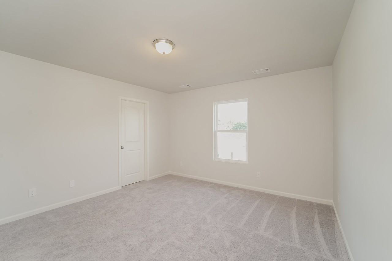 639 Farmstead Trl - Photo 7 of 14