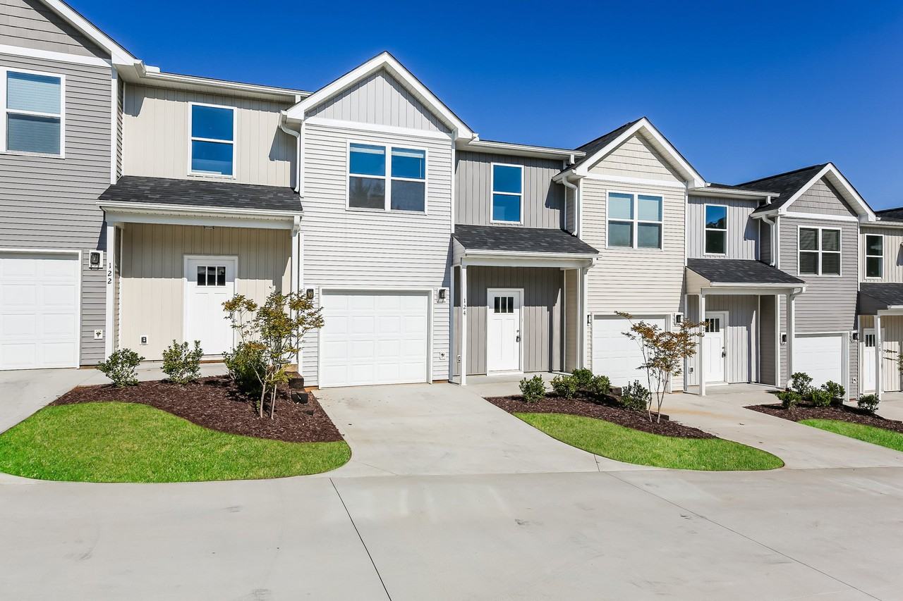 124 124 Cannon Creek Drive - Photo 2 of 18