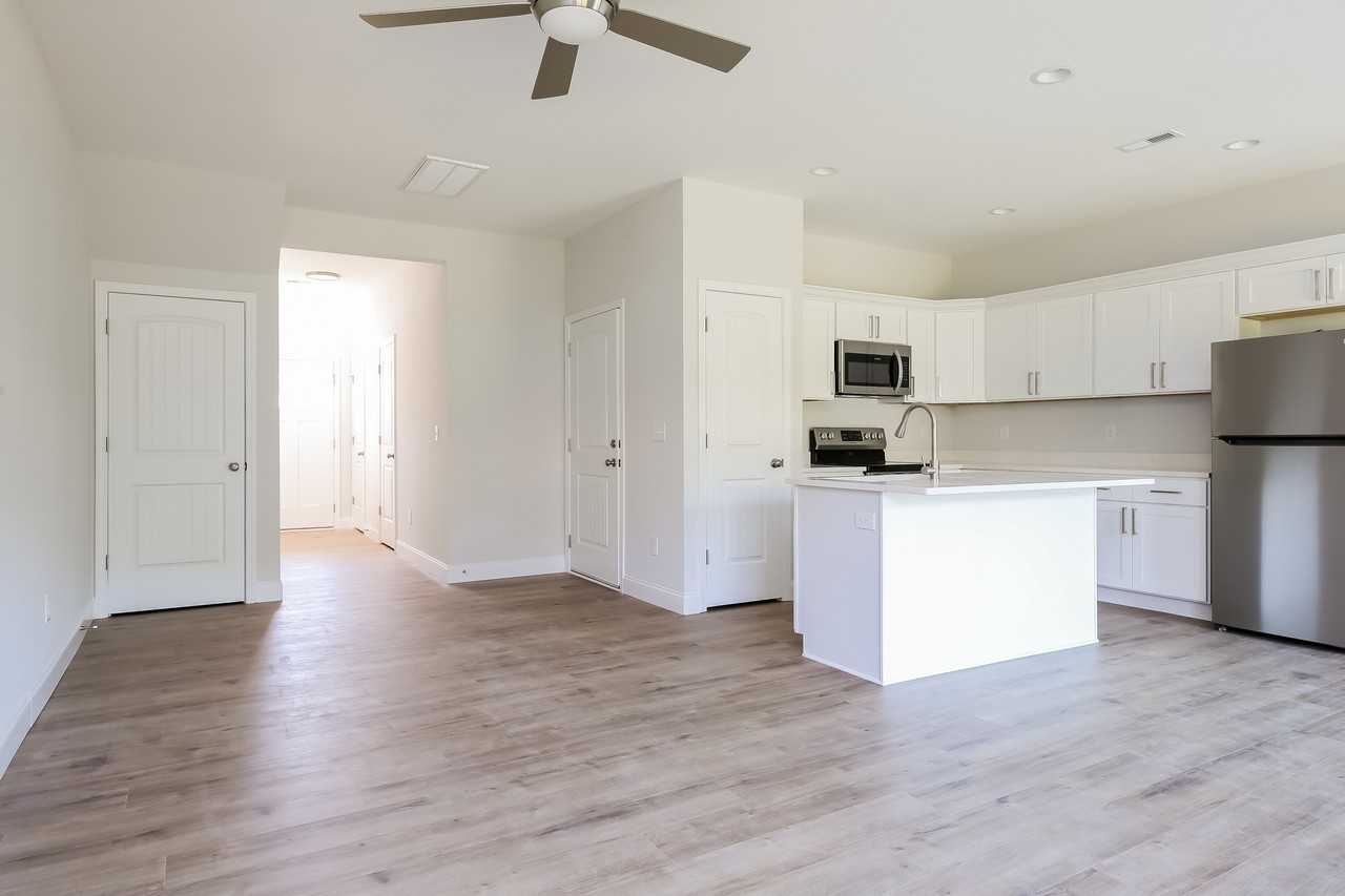 124 Cannon Creek Drive - Photo 5 of 18