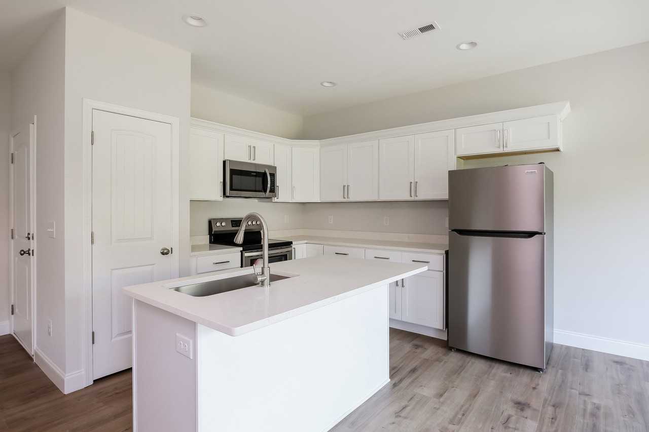 124 Cannon Creek Drive - Photo 6 of 18