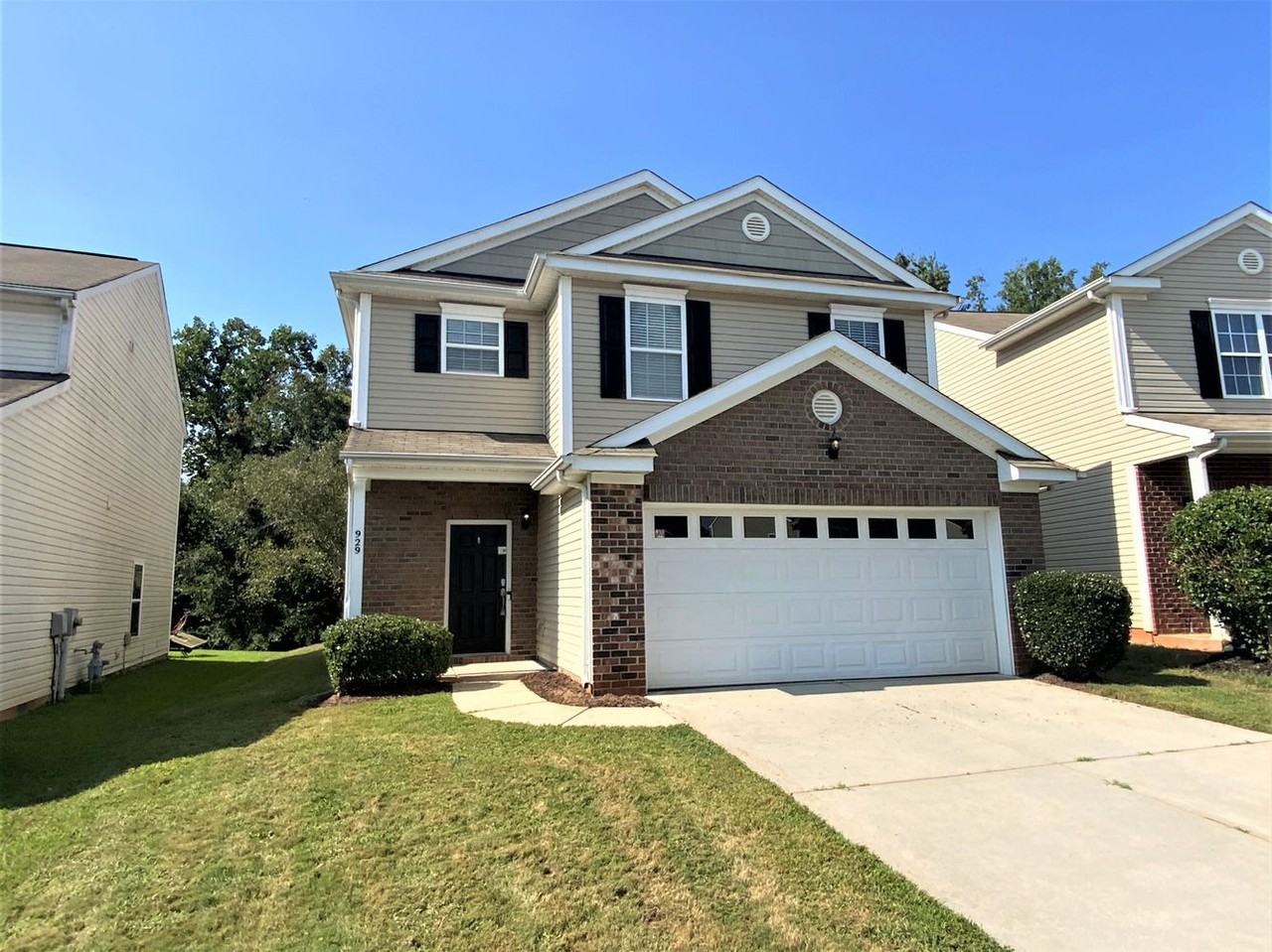 929 Willow Wind Dr - Photo 2 of 20