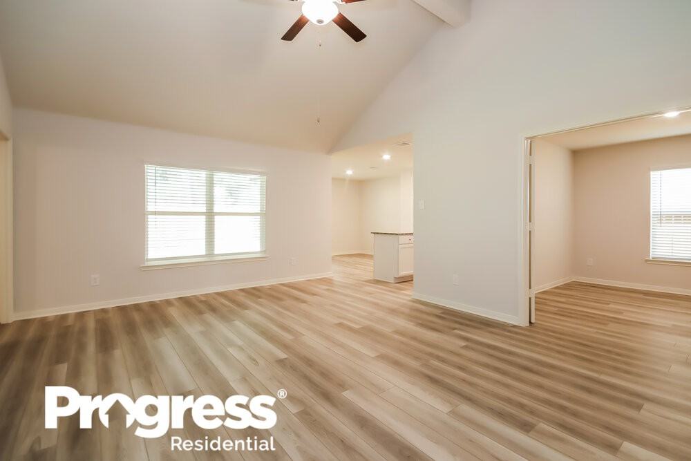 10454 Sweetwater Creek Dr - Photo 3 of 16