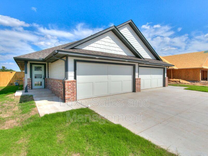 10713 Lawson Place Rd - Photo 2 of 33